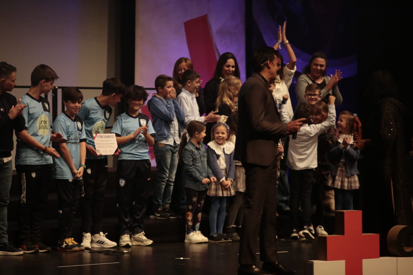 La solidaridad con Ucrania brilla en la gala de Cruz Roja