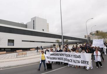 El personal de mantenimiento del Hospital pierde la confianza y sigue su lucha