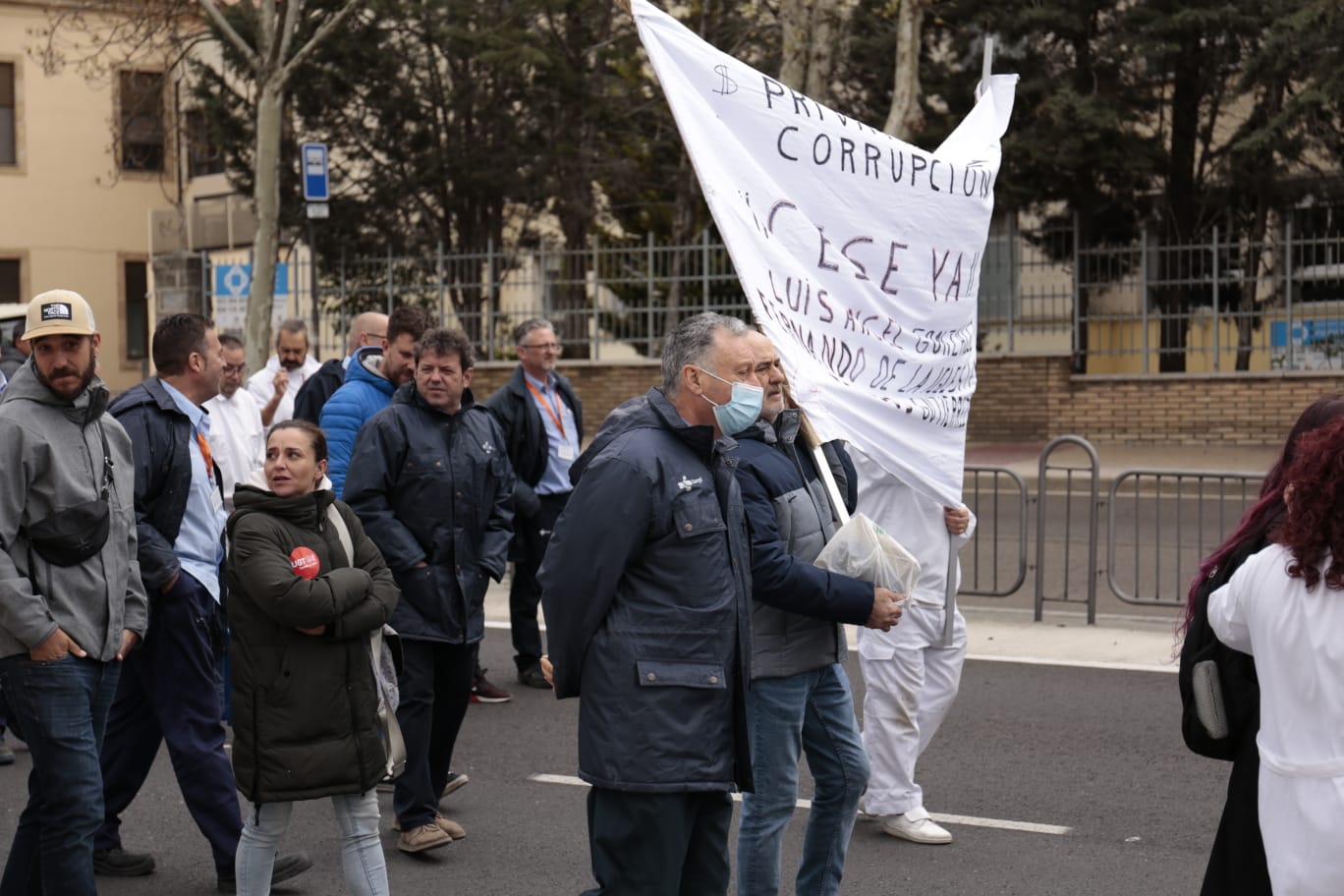 Los usuarios claman contra la privatización de los servicios sanitarios