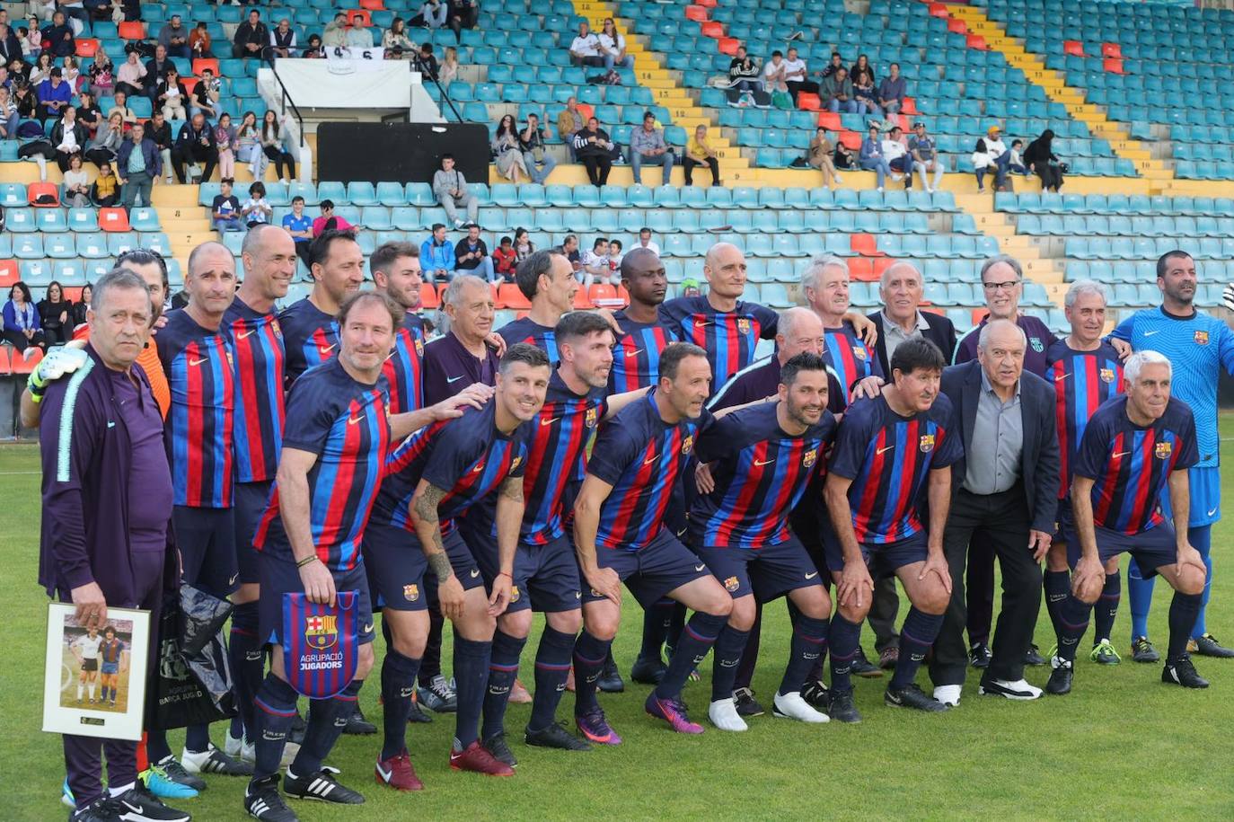 Partido entre veteranos de la UDS y el FC Barcelona por el centenario