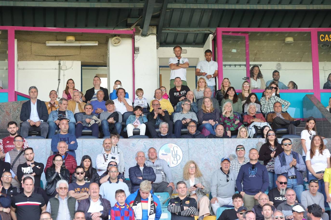 Partido entre veteranos de la UDS y el FC Barcelona por el centenario