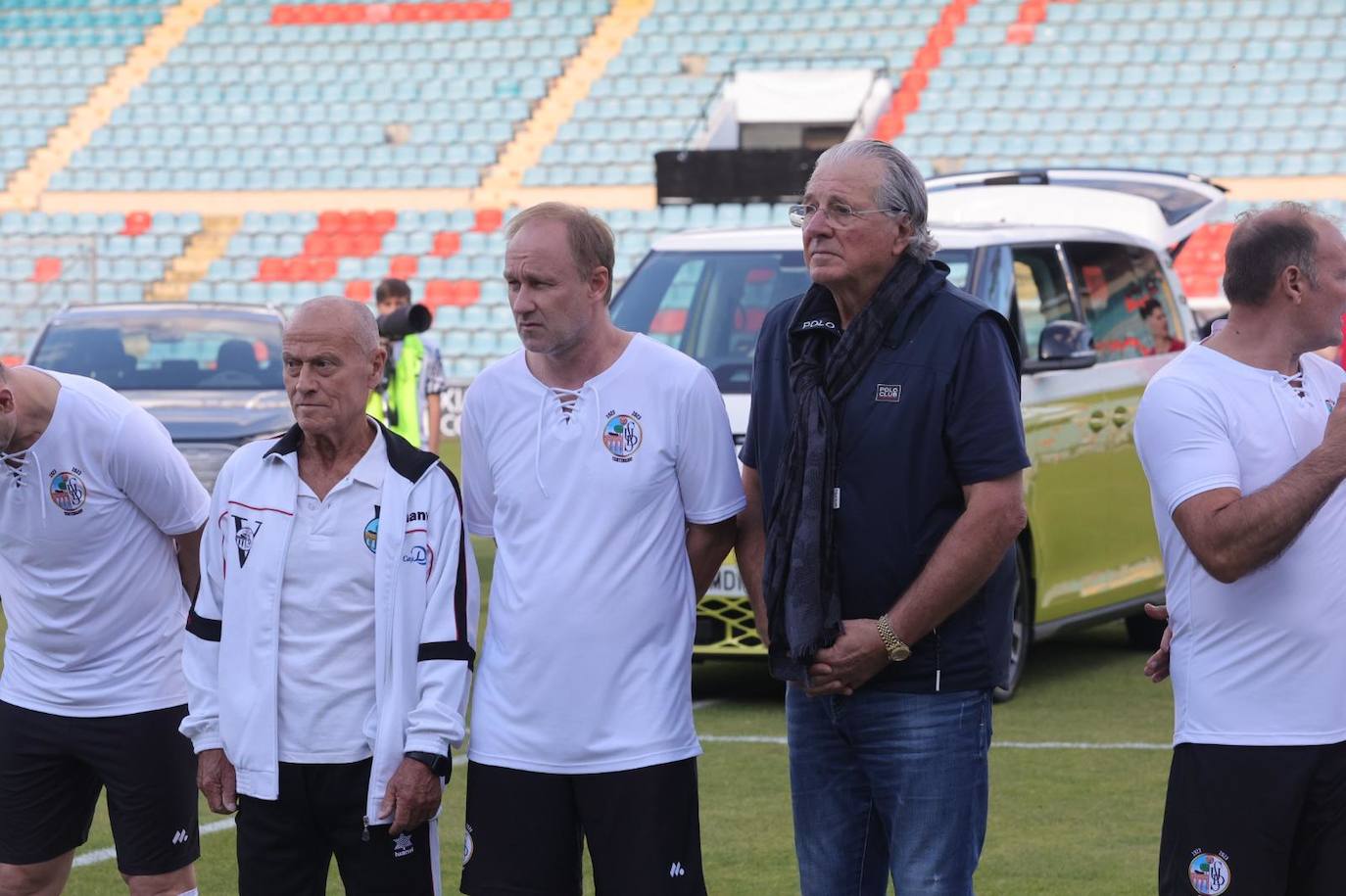 Partido entre veteranos de la UDS y el FC Barcelona por el centenario