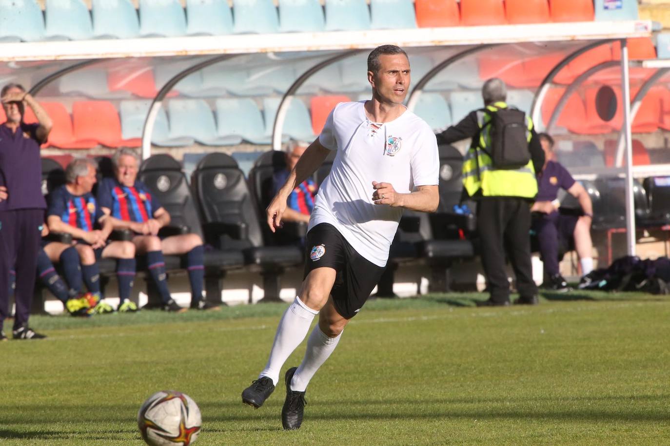 Partido entre veteranos de la UDS y el FC Barcelona por el centenario