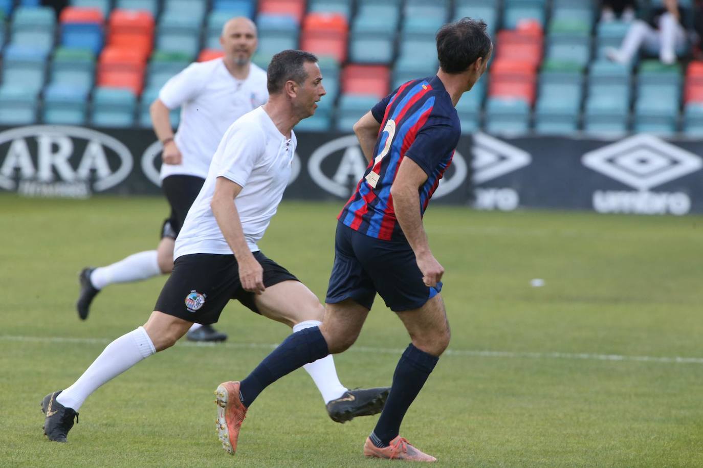 Partido entre veteranos de la UDS y el FC Barcelona por el centenario