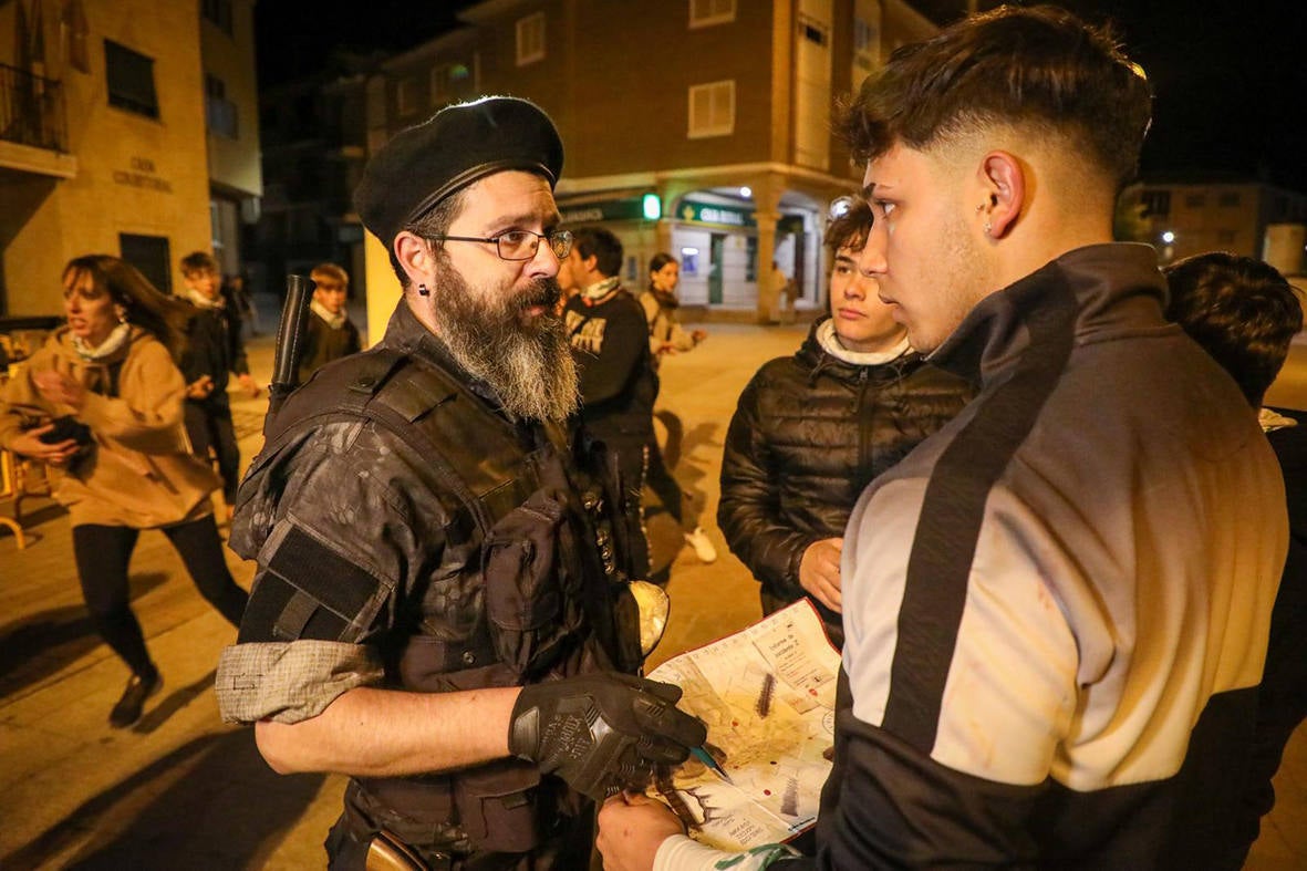Más de 300 jóvenes participan en el juego de rol Survival Zombie en Carbajosa