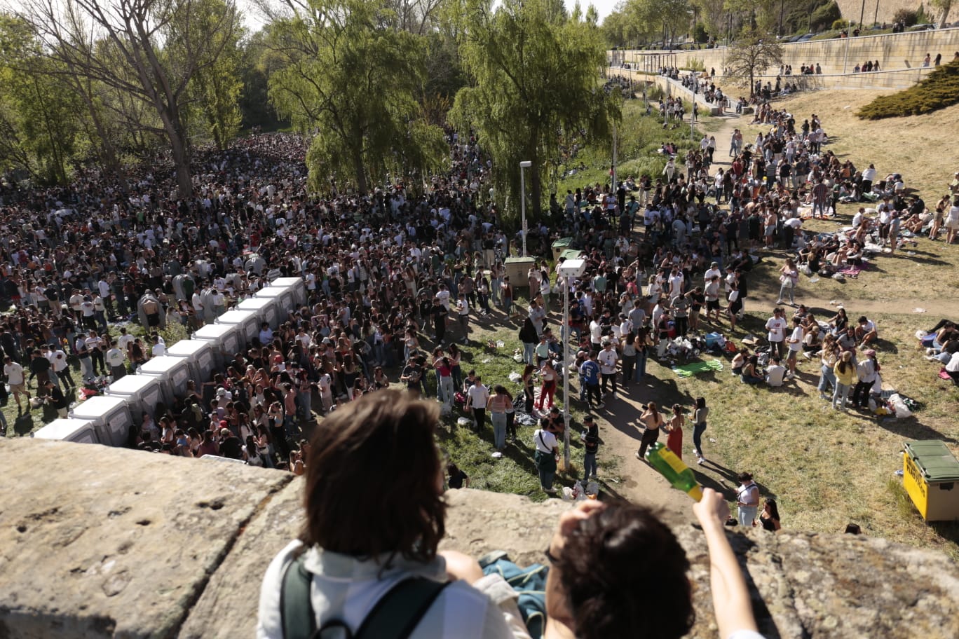 Animada tarde de Lunes de Aguas con algunos incidentes sanitarios