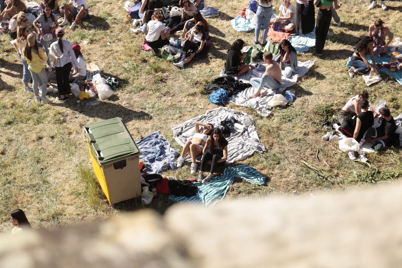 Animada tarde de Lunes de Aguas con algunos incidentes sanitarios