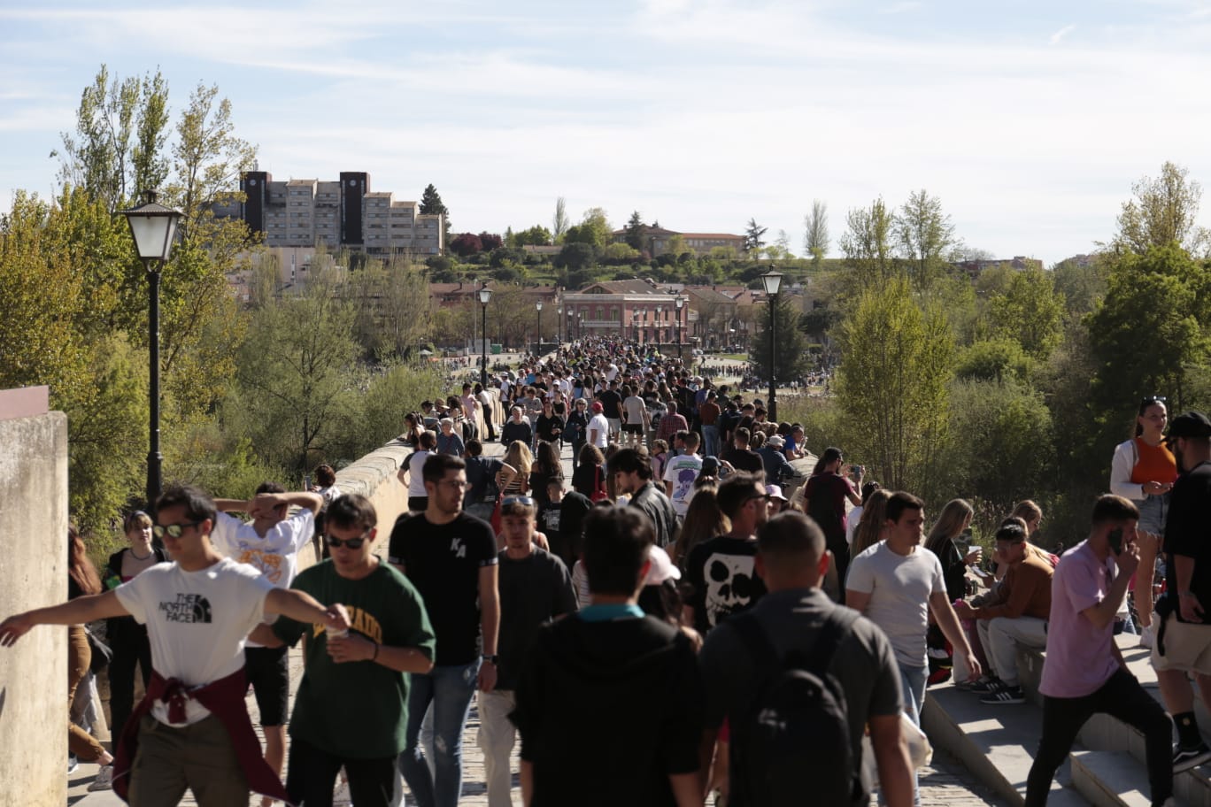Animada tarde de Lunes de Aguas con algunos incidentes sanitarios