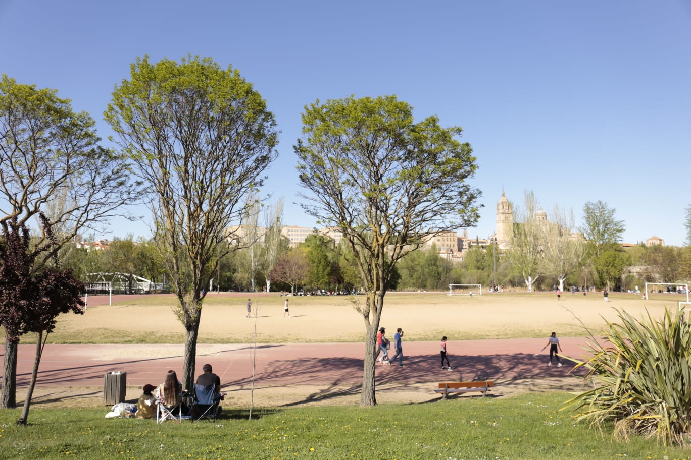 Animada tarde de Lunes de Aguas con algunos incidentes sanitarios