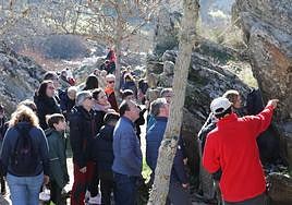 Visitantes en el Yacimiento Rupestre de Siega Verde.