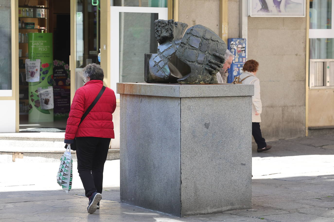 Foto de Escultura Galinduste en Galinduste, Salamanca