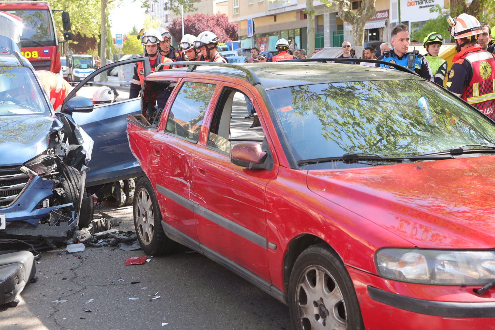 Una decena de coches dañados en un accidente en la Avenida de San Agustín