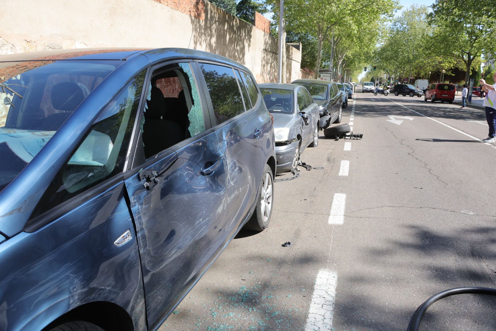 Una decena de coches dañados en un accidente en la Avenida de San Agustín