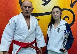 Carla Mateos, junto a Vicente Zarza.