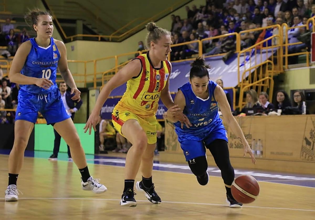 Silvia Domínguez, durante el partido ante el Cadí La Seu en Würzburg de esta temporada.