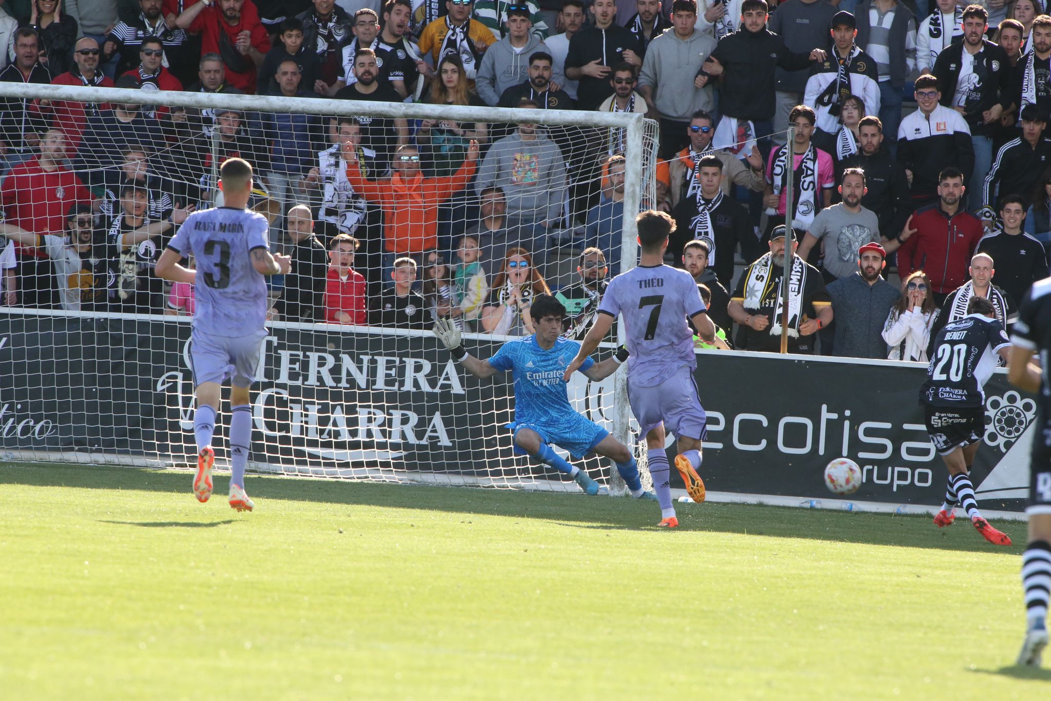 Unionistas vence al Madrid Castilla de Raúl y sueña con el play-off