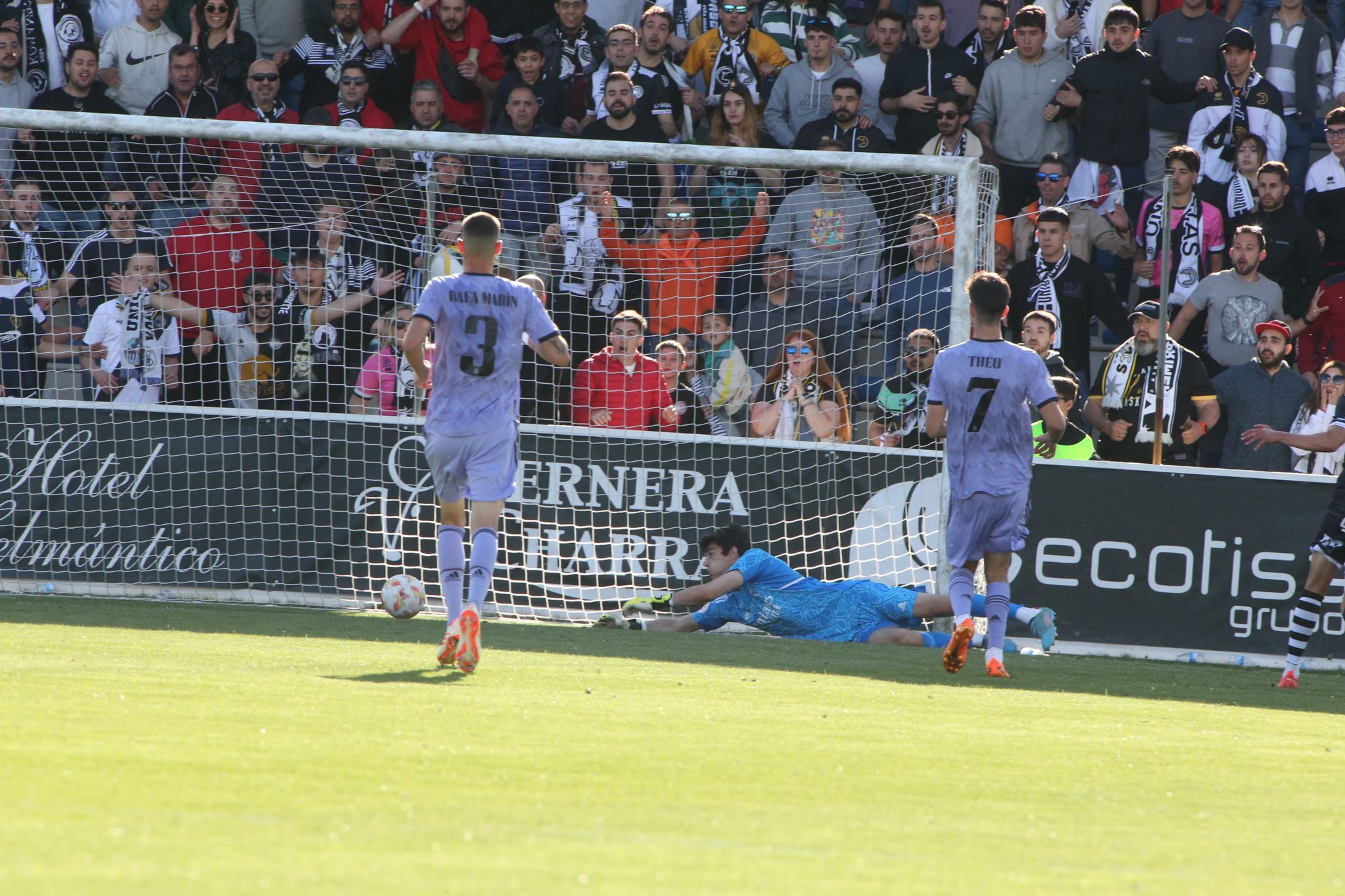 Unionistas vence al Madrid Castilla de Raúl y sueña con el play-off