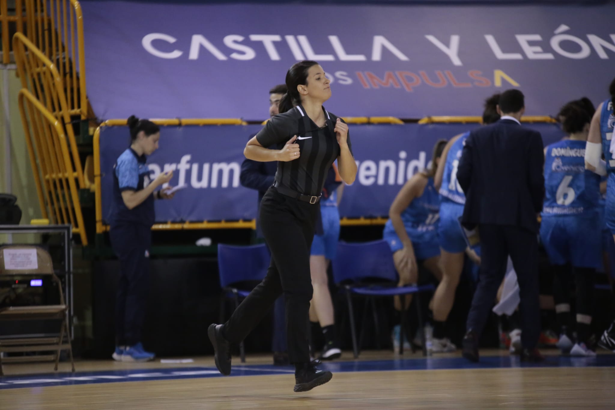 Avenida vence con comidad a Cadí La Seu para acceder a semis