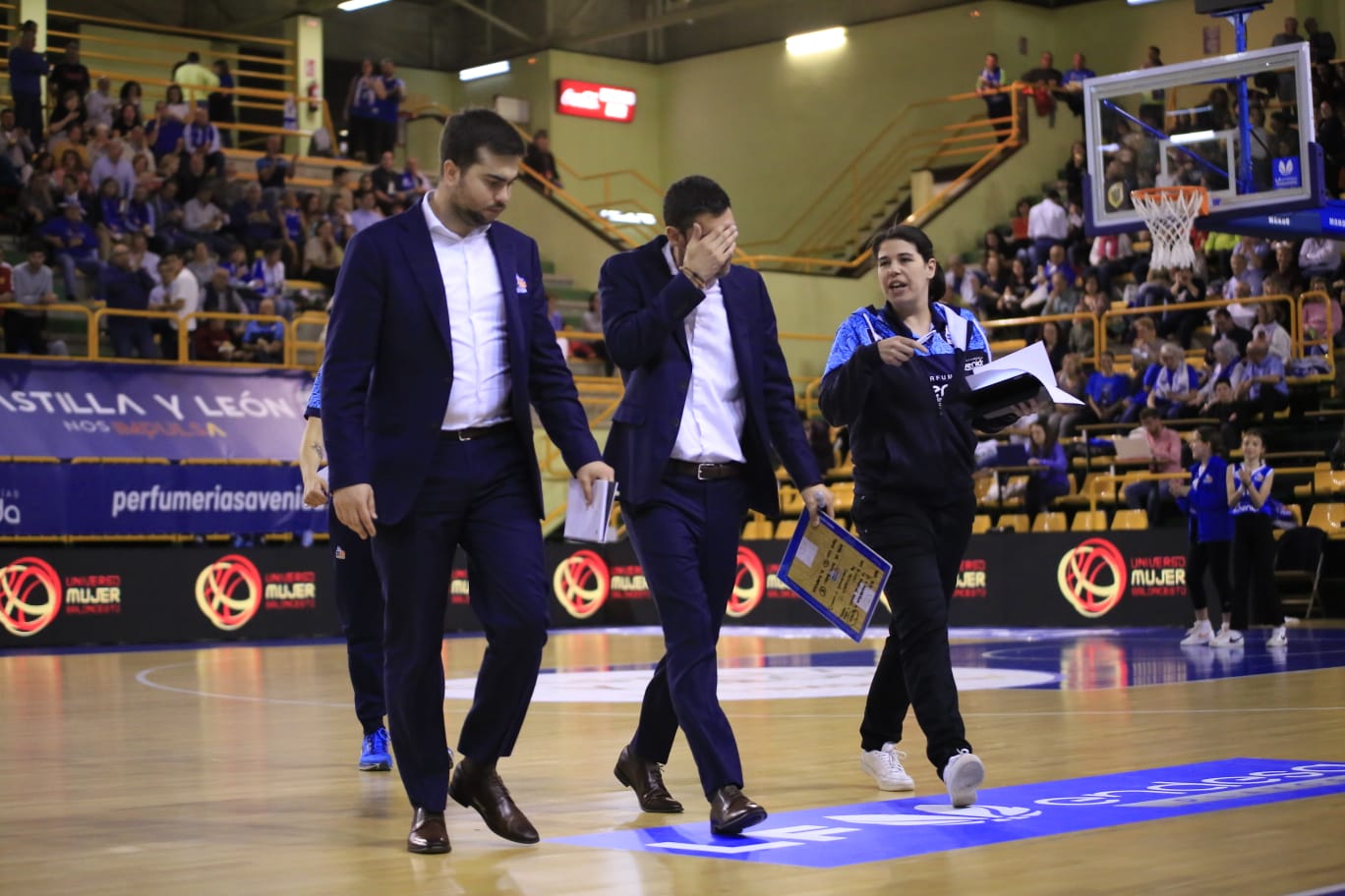 Avenida vence con comidad a Cadí La Seu para acceder a semis