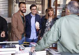 Gabriel Álvarez, José Luis Mateos y María Sánchez en el Día del Libro.