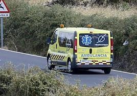 Da varias vueltas de campana y queda atrapado en su coche en Matilla de los Caños