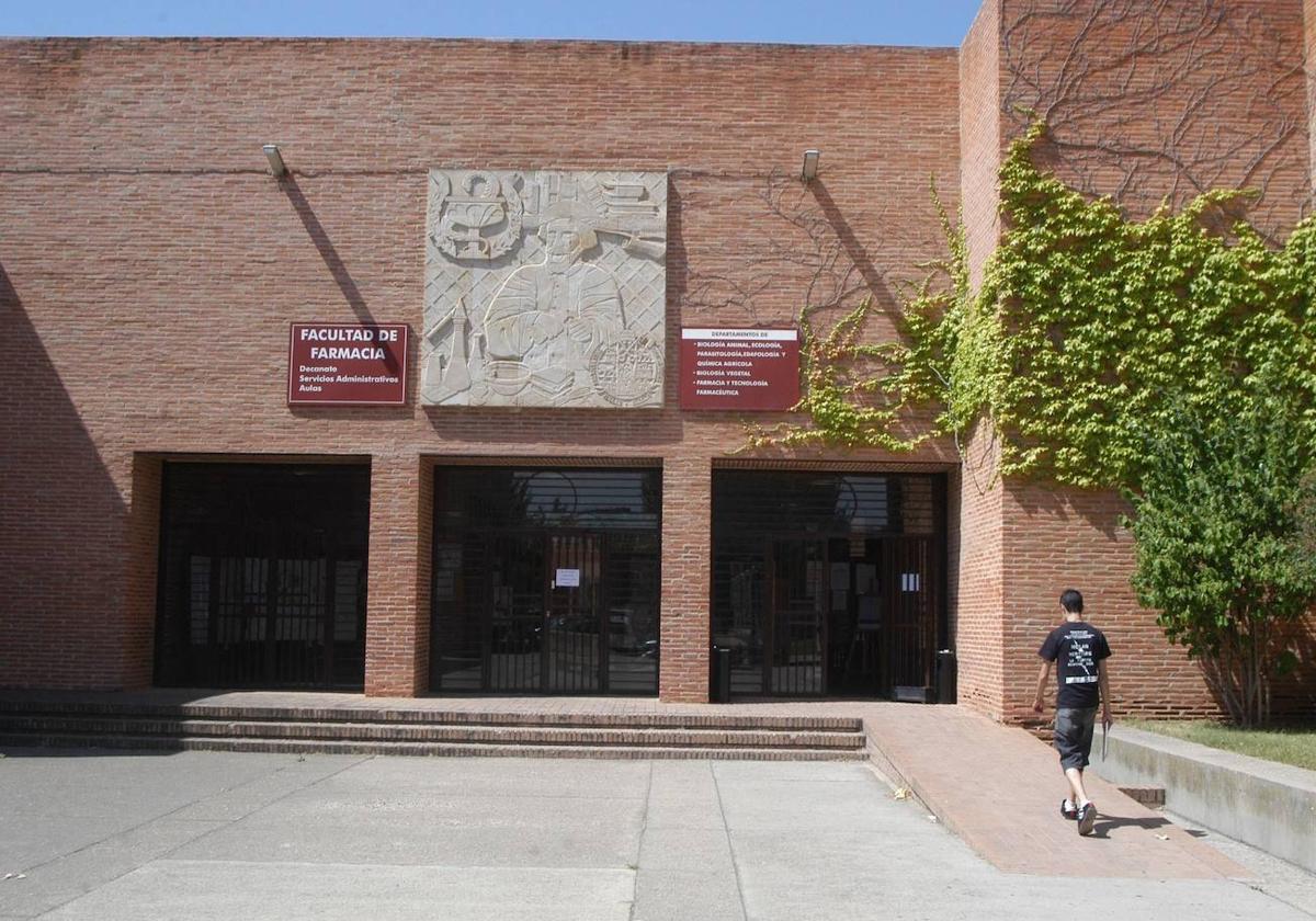 La Facultad de Farmacia de la USAL logra la acreditación institucional del Consejo de Universidades