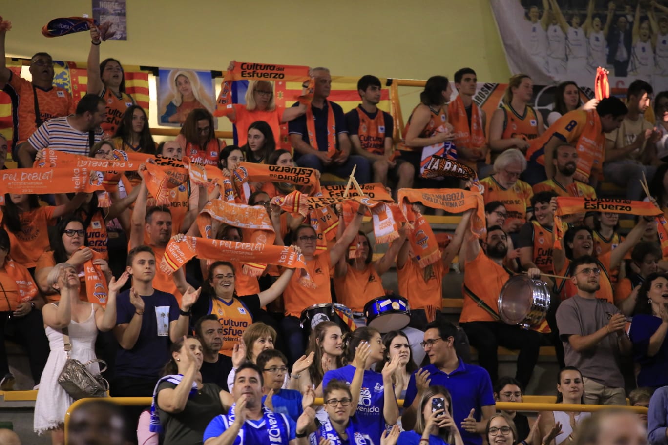 Final de liga entre Perfumerías Avenida y el Valencia Basket
