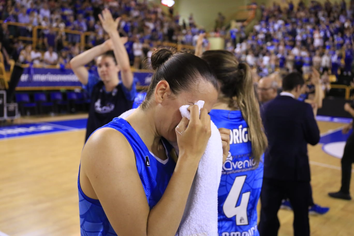 Final de liga entre Perfumerías Avenida y el Valencia Basket
