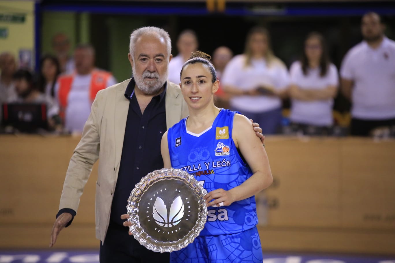 Final de liga entre Perfumerías Avenida y el Valencia Basket
