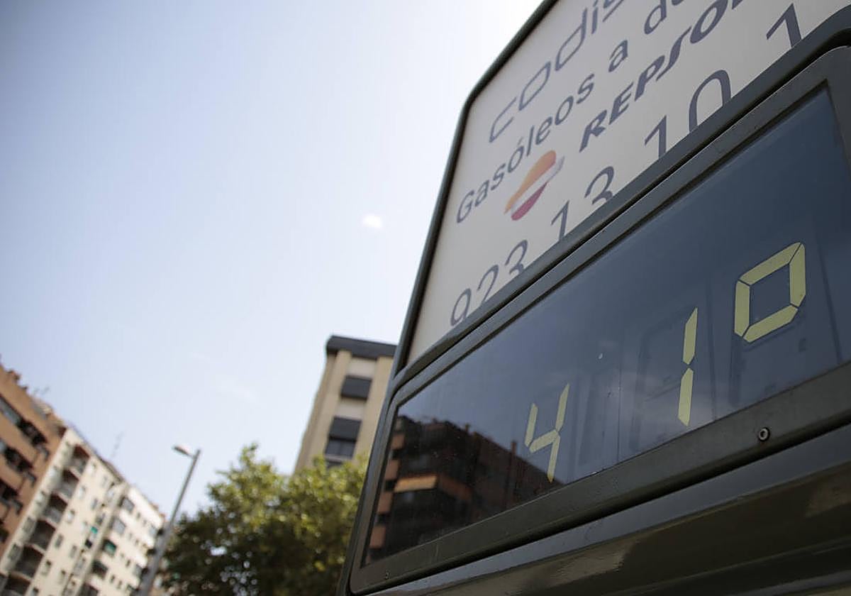 Un termómetro durante la ola de calor de julio de 2022.