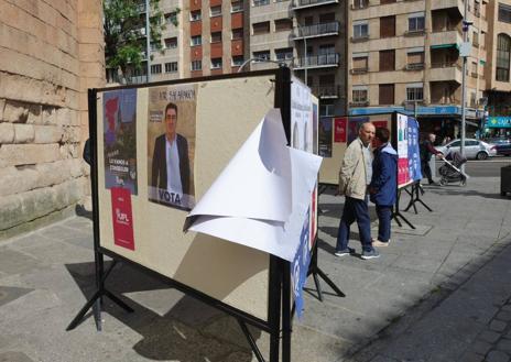 Imagen secundaria 1 - El &#039;decorado&#039; electoral: Salamanca parcelada por calles para los partidos