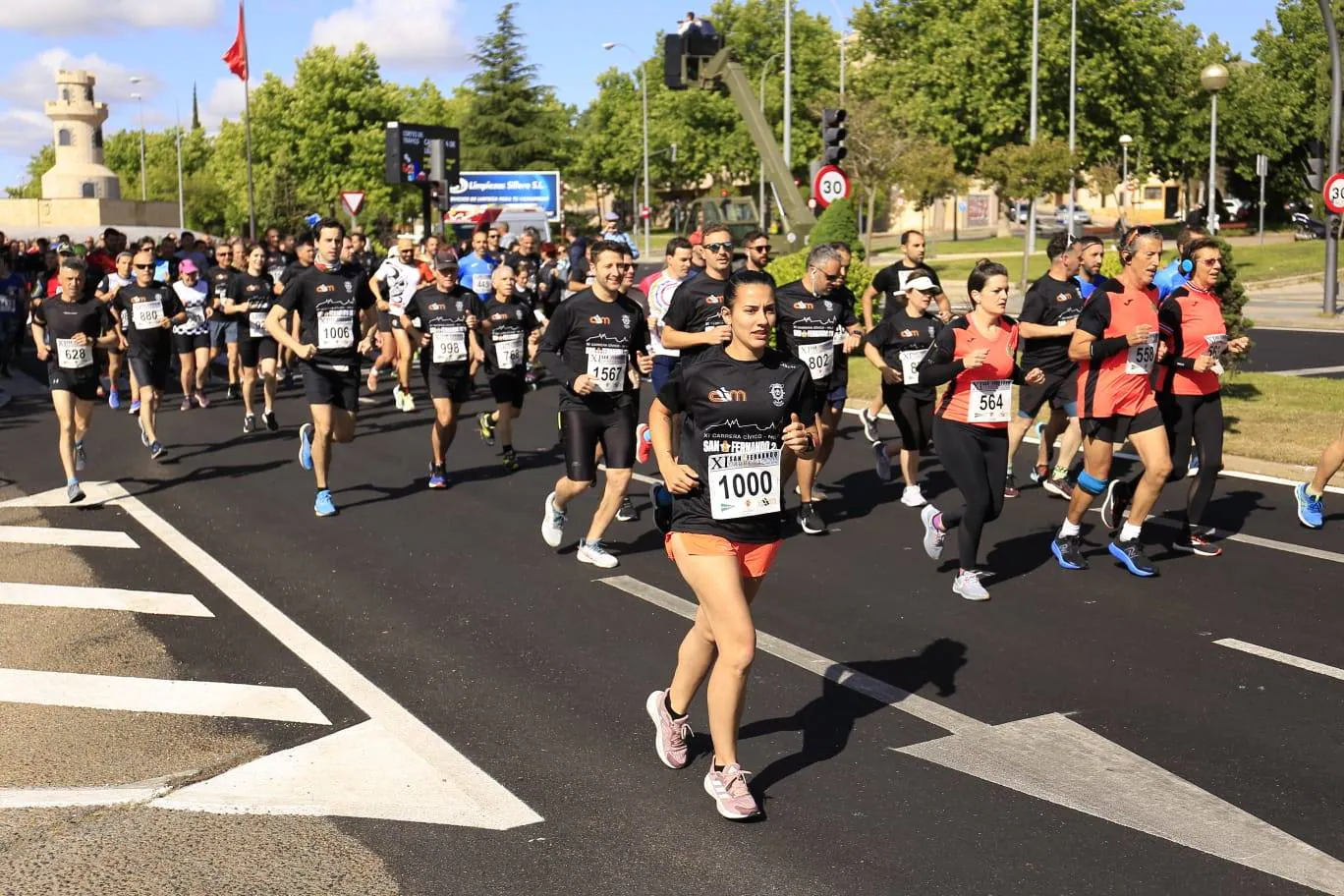 Espectacular paso de la Carrera Cívico Militar por Salamanca