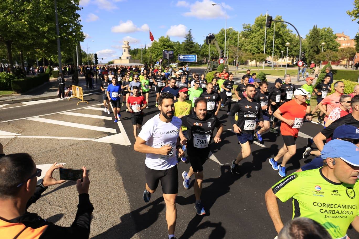 Espectacular paso de la Carrera Cívico Militar por Salamanca