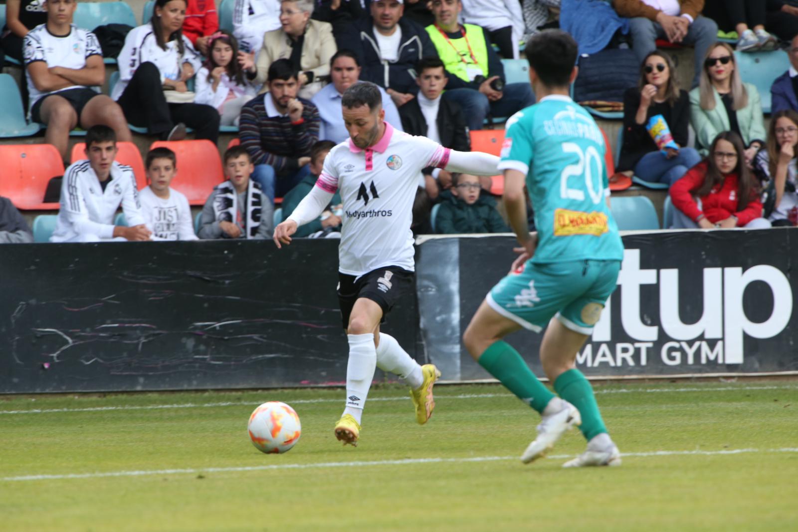 El Salamanca UDS deja vivo al Atlético Astorga en ida de la final regional del playoff (3-1)