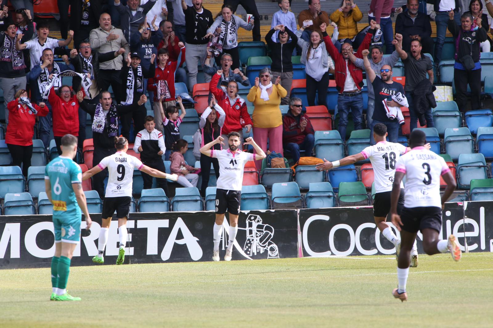 El Salamanca UDS deja vivo al Atlético Astorga en ida de la final regional del playoff (3-1)