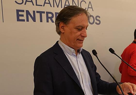 Carbayo durante un acto con compromisarios de su partido.