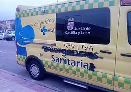 Pintadas en una ambulancia durante la huelga.
