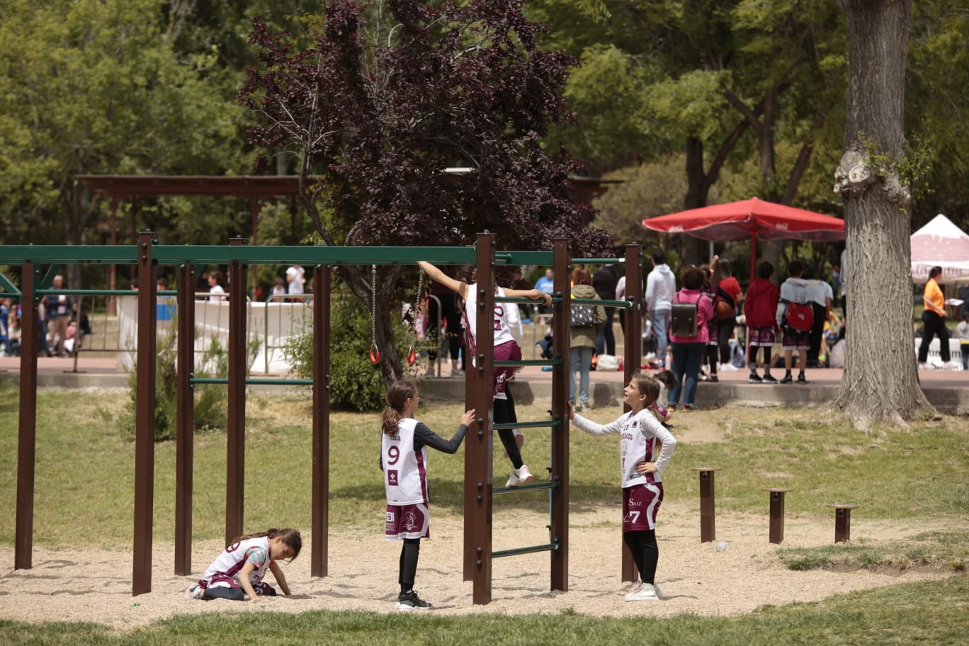 El Día del MiniBasket reúne a 800 chavales en Jesuitas