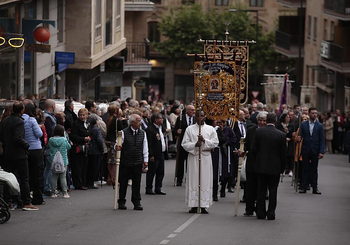 Salamanca rinde culto al Cristo de los Milagros
