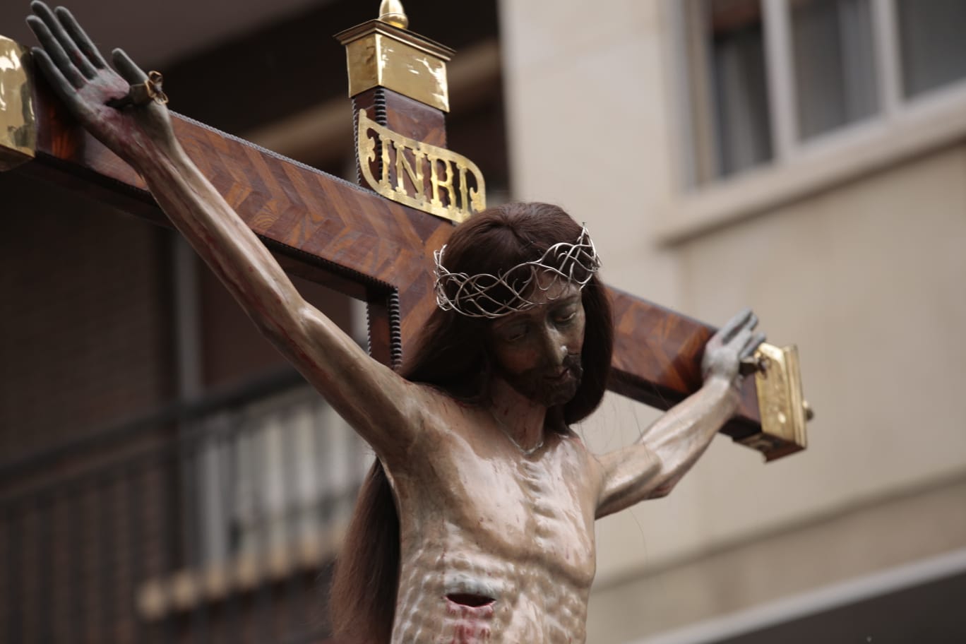Salamanca rinde culto al Cristo de los Milagros