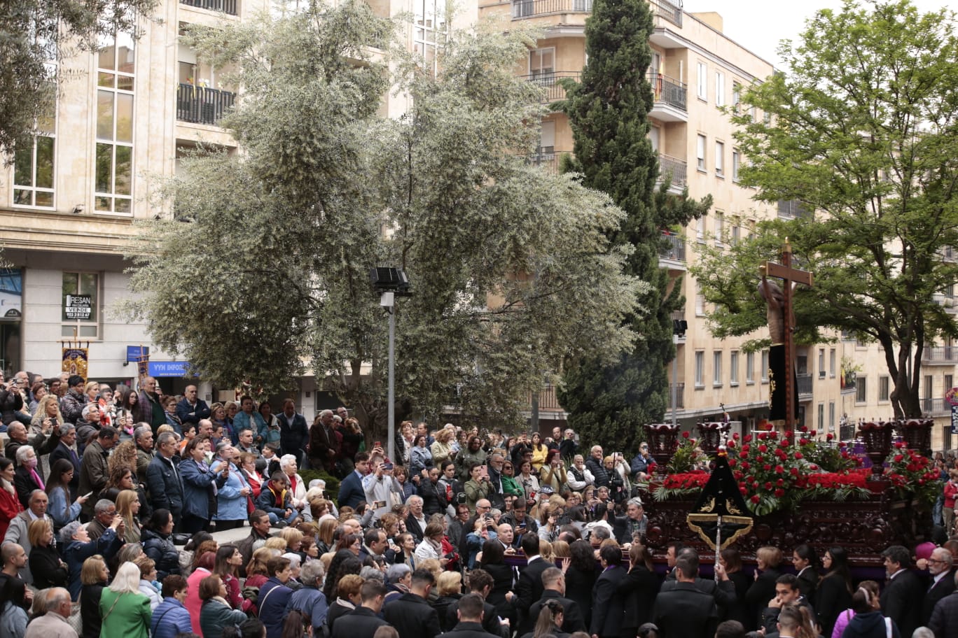 Salamanca rinde culto al Cristo de los Milagros