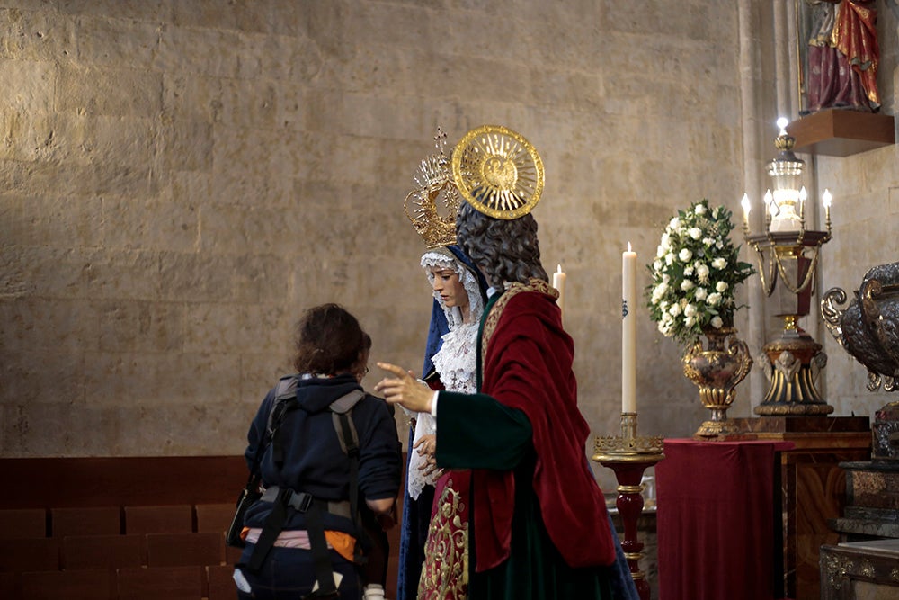 La Cofradía del Rosario celebra la llegada de la «Sacra Conversación» a la Pasión charra