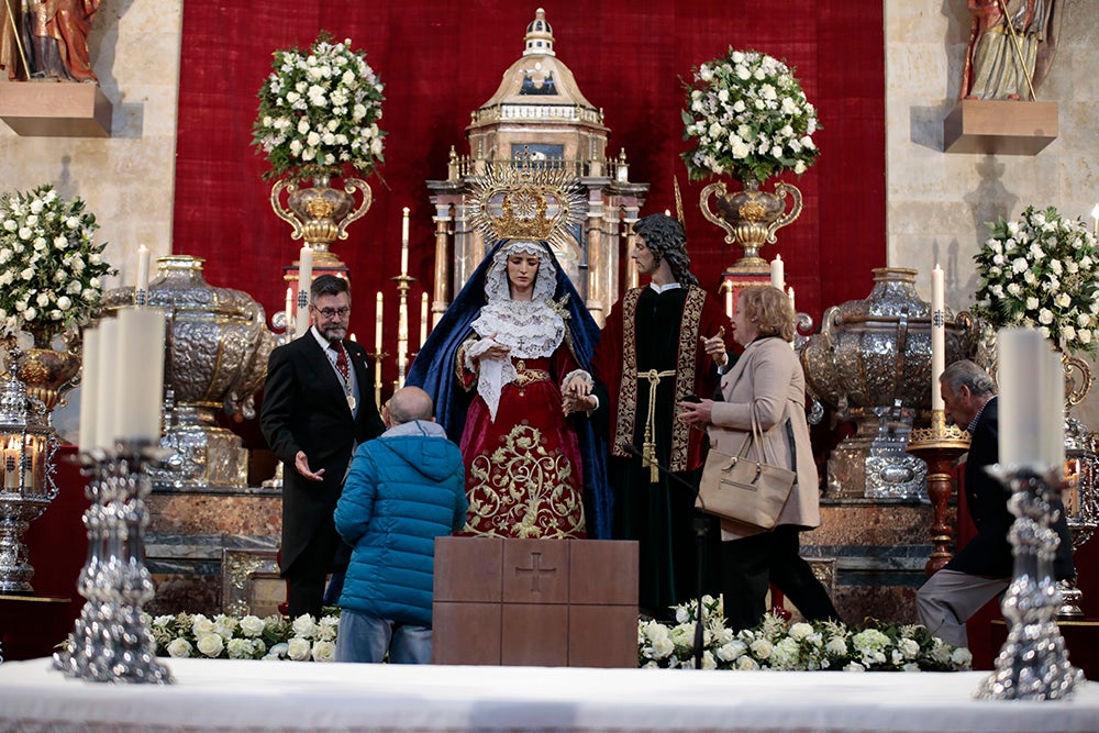 La Cofradía del Rosario celebra la llegada de la «Sacra Conversación» a la Pasión charra