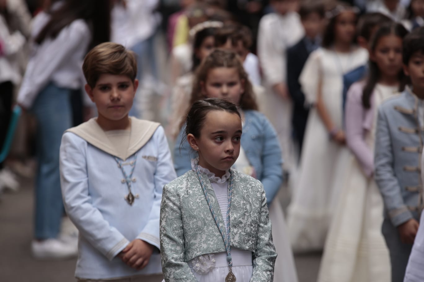 La lluvia no impide la salida de la tradicional procesión de María Auxiliadora