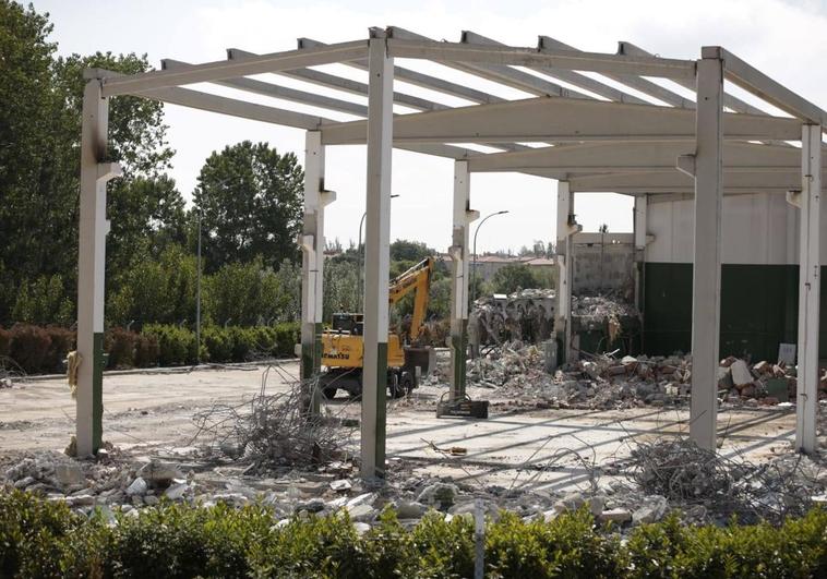 Las máquinas reducen a escombros los 19 millones del parque de maquinaria