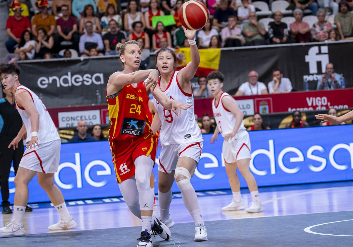 Laura Gil, durante el partido ante China.