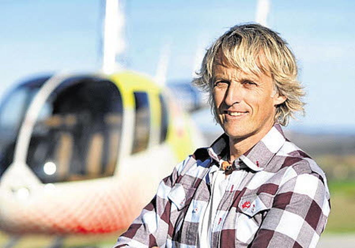 Jesús Calleja llega en helicóptero a Villanueva del Conde