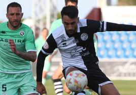 Una acción del choque ante la Cultural Leonesa de la jornada pasada.