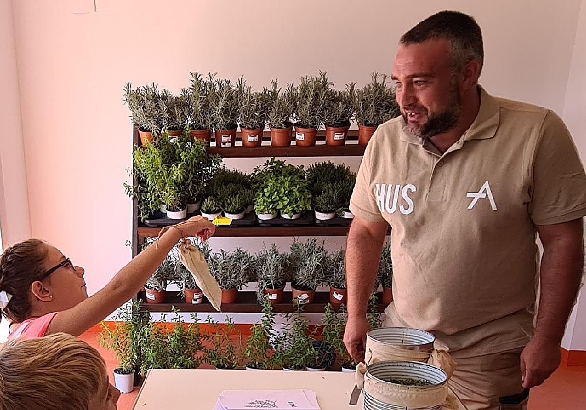 Los Huertos Urbanos acogerán un taller de estimulación de sentidos a través de las plantas