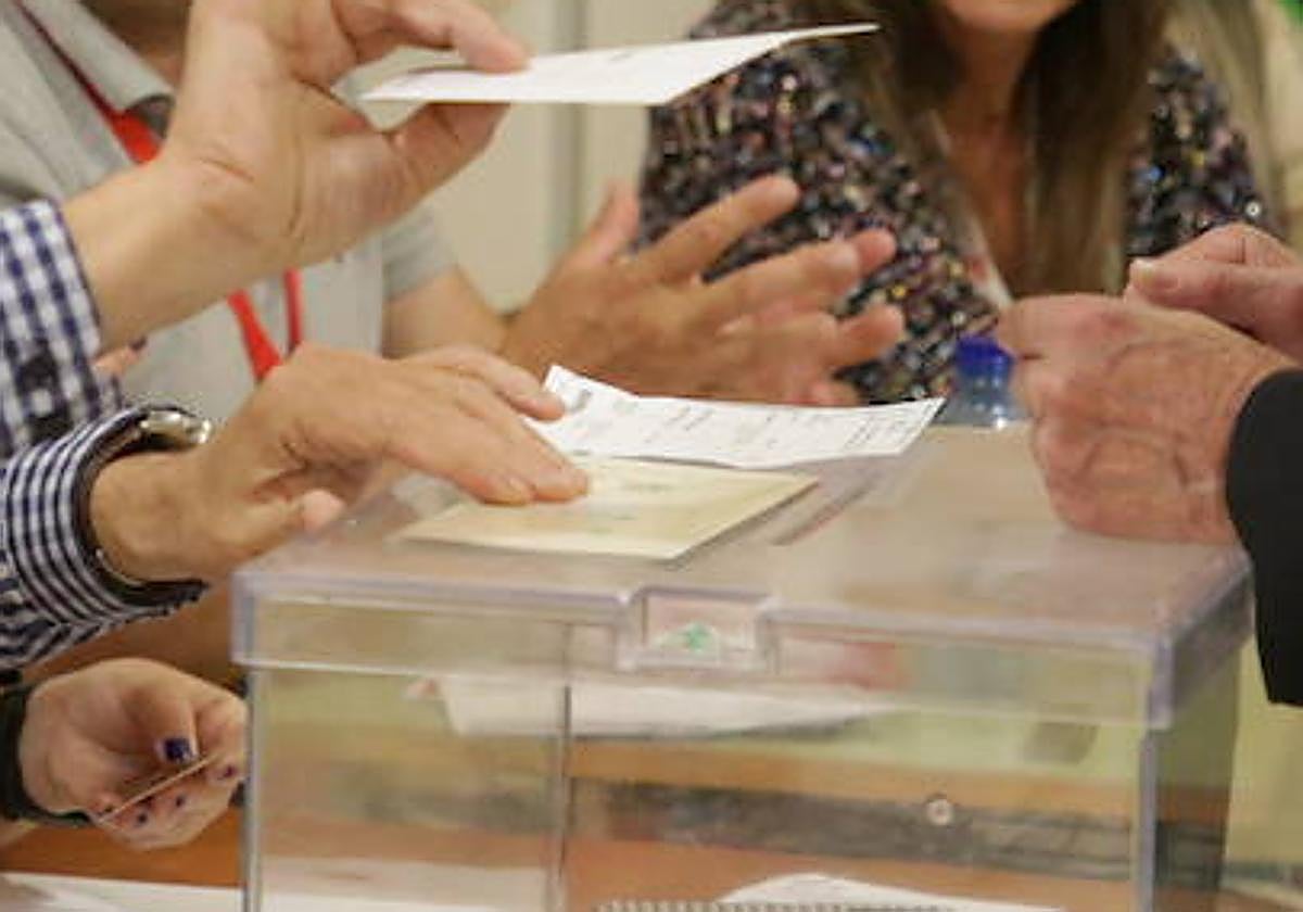 Votaciones durante el 28M.
